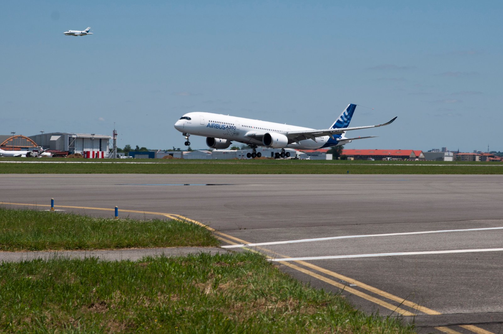 Airbus A350 XWB during its maiden flight from Toulouse–Blagnac Airport on 14 June 2013.